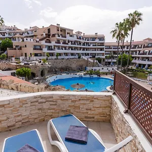 https://oceanfront-tenerife-south-albatros-145.adeje-hotels.com