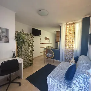 https://acogedor-atico-con-terraza-en-san-cristobal-de-la-laguna.adeje-hotels.com